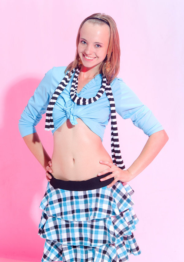 Александра, 23